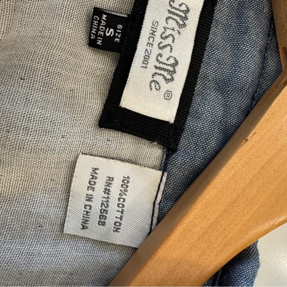 Miss Me Chambray Embellished Pearl Snap Short Sleeve Western Top / small - Picture 12 of 16